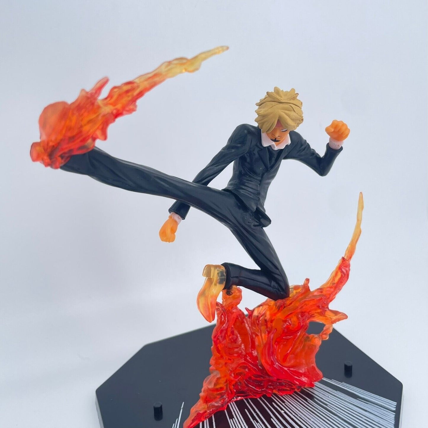 Figurine One Piece Vinsmoke Sanji Battle Version